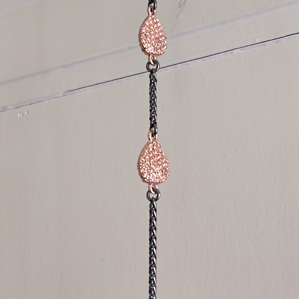 Beautiful Banana Republic Rose Gold Sparkle Necklace 15.5” length
